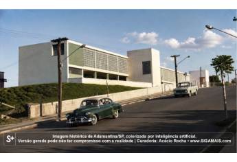 Imagem historica de Adamantina/SP, colorizada por inteligencia artificial. A versao gerada pode nao ter compromisso com a realidade.