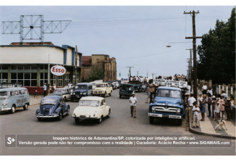 Imagem historica de Adamantina/SP, colorizada por inteligencia artificial. A versao gerada pode nao ter compromisso com a realidade.