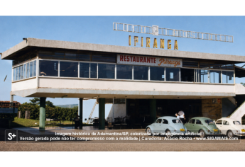 Imagem historica de Adamantina/SP, colorizada por inteligencia artificial. A versao gerada pode nao ter compromisso com a realidade.