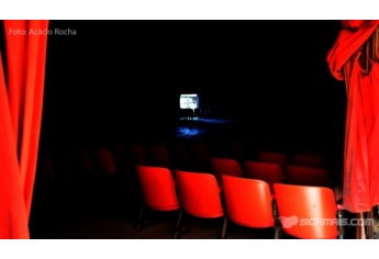 Cine Santo Antônio, em Adamantina (Foto: Acácio Rocha).