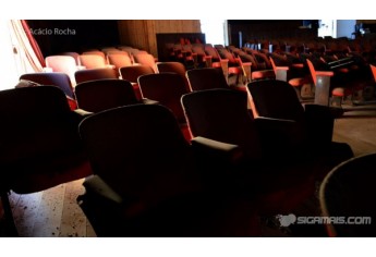 Cine Santo Antônio, em Adamantina (Foto: Acácio Rocha).