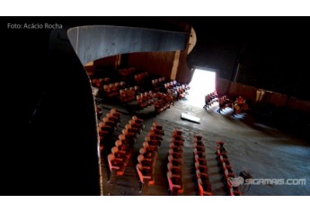 Cine Santo Antônio, em Adamantina (Foto: Acácio Rocha).