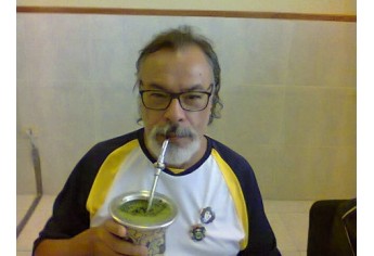 Tomando um chimarrão, celebrando novas amizades (Foto: Arquivo Pessoal).