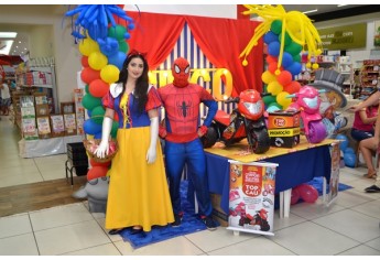 Confraternização movimentou manhã deste sábado no Supermercado Godoy (Foto: Maikon Moraes/Siga Mais).