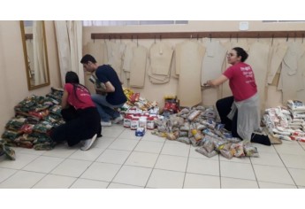 Campanha arrecada alimentos em Adamantina (Foto: Da Assessoria).