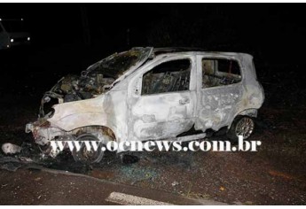 Acidente envolve três veículos e um pega fogo na SP?425 (Foto: Ocnews).
