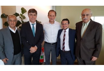 Prefeito Márcio Cardim e o reitor da UniFAI Paulo Sérgio com o presidente da FIESP, Paulo Skaf, o diretor de ação regional Demetrio Zacharias e o chefe de relações institucionais Sérgio Barbot (Foto: Assessoria de Imprensa).