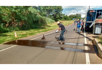 Novos redutores de velocidade são instalados na Avenida Moysés Justino da Silva (Foto: Cedida).