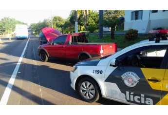 Carro foi apreendido e motorista preso, pelo uso de documento falso (Foto: Cedida/Polícia Rodoviária).