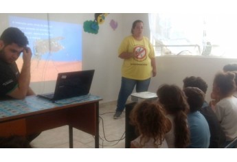 Palestra com profissionais da saúde foi dirigida às crianças do Projeto Asa (Foto: Da Assessoria).