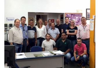 Visita à central onde é monitorado todo o sistema de água e esgoto em Adamantina (Foto: Cedida).