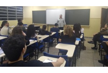 Início das aulas para os alunos da primeira turma do curso de Gestão Comercial da FATEC Adamantina (Foto: Cedida).