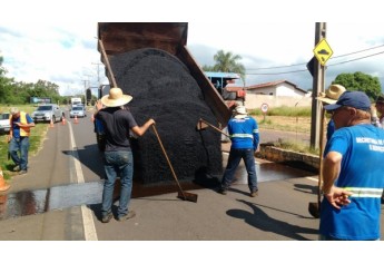 Novos redutores de velocidade são instalados na Avenida Moysés Justino da Silva (Foto: Cedida).