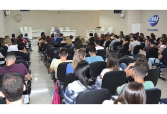 Coordenador do curso, Prof. Dr. Miguel Ângelo De Marchi, ministrou abertura do workshop (Foto: Priscila Caldeira).