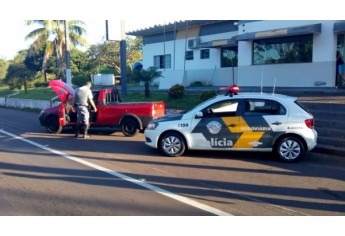 Carro foi apreendido e motorista preso, pelo uso de documento falso (Foto: Cedida/Polícia Rodoviária).