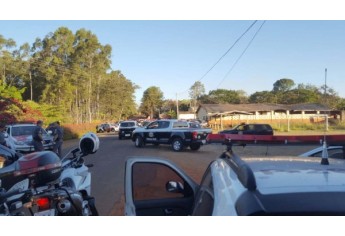 Ampla operação, envolvendo Polícia Civil, Polícia Militar, Poder Judiciário e Ministério Público, prendeu 7 pessoas por envolvimento com o tráfico de drogas, em Pacaembu (Fotos: Cedidas).