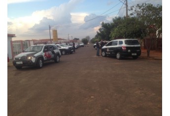 Operação de combate às drogas em Pracinha mobilizou policias Civil e Militar da região  (Foto: Cedida/Deinter).