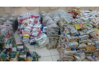 Campanha arrecada alimentos em Adamantina (Foto: Da Assessoria).