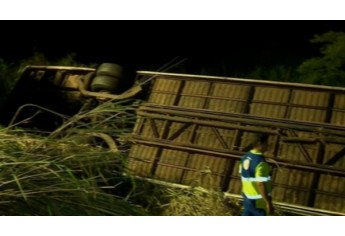 Acidente foi na Rodovia Assis Chateaubriand, trecho entre Rinópolis e Osvaldo Cruz (Foto: Reprodução/TV Globo).