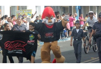 Desfile da Independência, neste 7 de setembro, em Adamantina (Foto: Cedida).