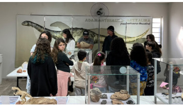 Oficina Adamantisaurus no Museu de Adamantina desperta interesse do público em programação de férias