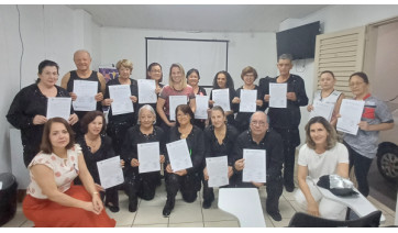 Delegação da Terceira Idade de Adamantina recebe homenagem pela participação no JOMI