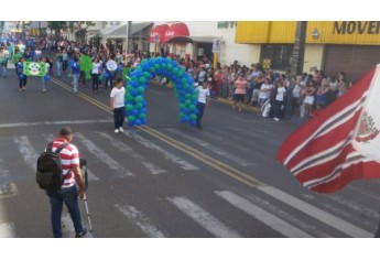Desfile da Independência, neste 7 de setembro, em Adamantina (Foto: Cedida).