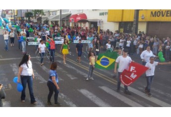Desfile da Independência, neste 7 de setembro, em Adamantina (Foto: Cedida).