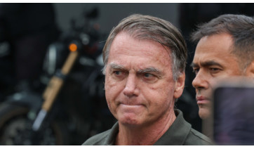 Bolsonaro é preso preventivamente em Brasília