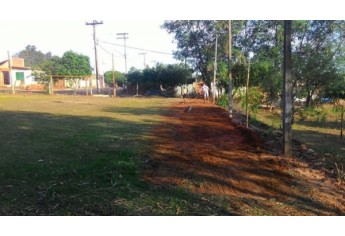 Campo da ARAM (Associação Recreativa dos Amigos Mariapolenses) recebeu melhorias realizadas voluntariamente pela comunidade  (Foto: Arquivo Pessoal/Facebook).