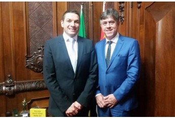 Márcio Cardim e o Secretário de Esportes, Lazer e Juventude, Paulo Gustavo Maiurino  (Foto: Arquivo Pessoal).