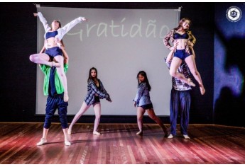 I Mostra do Studio Dance Ballet levou arte e solidariedade ao Anfiteatro da Biblioteca de Adamantina (Foto: Tiago Squizatto Cassivilano).