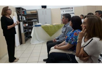 Autoridades na noite de formatura dos cursos do Fundo Social (Da Assessoria)
