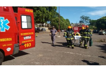 Treinamento reproduz cenário de acidente e encera curso de urgência e emergência (Foto: UniFAI).