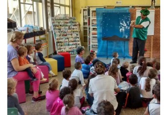 Além de contar histórias na Biblioteca Municipal, Passarinho atua como voluntário na Santa Casa e outras instituições (Foto: Acervo Pessoal).