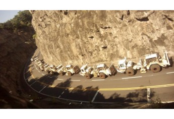 Veículos da empresa americana Global Geophysical na região de Marília (Foto: Ruben Freyre/Facebook).