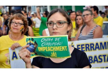 População de Osvaldo Cruz vai às ruas em protesto contra corrupção, pelo Impeachment da presidenta Dilma e em apoio às investigações da Lava-Jato (Foto: Valdemir Anselmo).