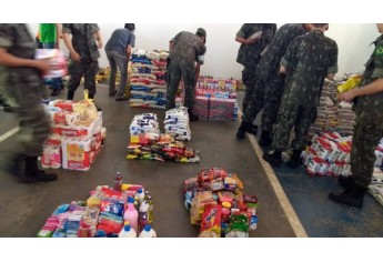 Foram arrecadadas cerca de cinco toneladas de alimentos e materiais de limpeza para a instituição Pai Nosso Lar (Fotos: Pai Nosso Lar).