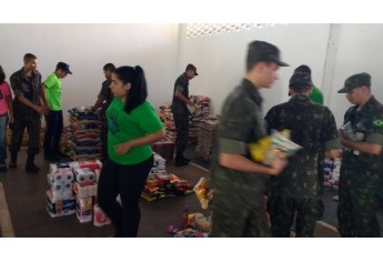 Foram arrecadadas cerca de cinco toneladas de alimentos e materiais de limpeza para a instituição Pai Nosso Lar (Fotos: Pai Nosso Lar).