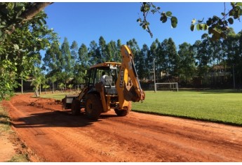 Mutirão revitaliza praça esportiva e combate focos do Aedes Aegypti no Jardim Adamantina.