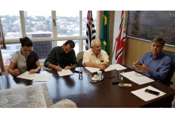 Prefeito reúne imprensa e autoridades para detalhamento da prestação de contas da Expoverde 2018 (Foto: Maikon Moraes).