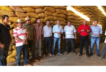 Reunião com prefeito Márcio Cardim e vereadores Hélio José dos Santos e Acácio Rocha, em Adamantina (Foto: Da Assessoria). Visita à Associação dos Produtores Rurais de Herculândia (Foto: Da Assessoria).