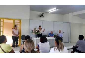 Emef Teruyo Kikuta celebra o dia da Família na Escola
