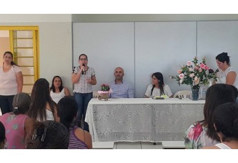 Emef Teruyo Kikuta celebra o dia da Família na Escola