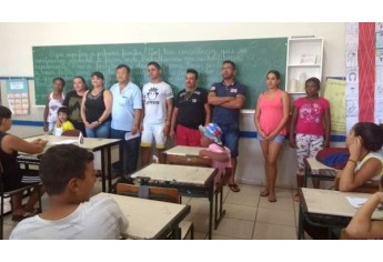 Emef Teruyo Kikuta celebra o dia da Família na Escola