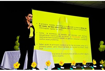 Abertura do Simpósio de Humanização da Saúde, no anfiteatro da biblioteca municipal (Foto: Milton Ura).