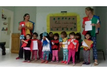 Projeto realizado peal EMEI Monteiro Lobato permitiu a utilização de materiais recicláveis para a produção de brinquedos. Escola também se mobilizou em atividades culturais e de integração com a comunidade (Foto: Cedida).