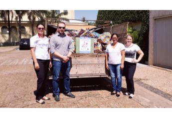 Iniciativa da OAB de Adamantina, com a participação de colaboradores, permite arrecadação de brinquedos, já entregues à Associação de Moradores do Jardim Brasil (Foto: Da Assessoria).