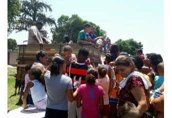 Associação de Moradores do Jardim Brasil nobiliza parceiros e voluntários para comemorar o Dia das Crianças (Foto: Acervo Pessoal).