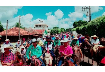 Cavalgada, leilão e almoço realizados em Pracinha, por um grupo de voluntários, permitiu arrecadação para a Santa Casa de Adamantina (Foto: Acervo Pessoal).